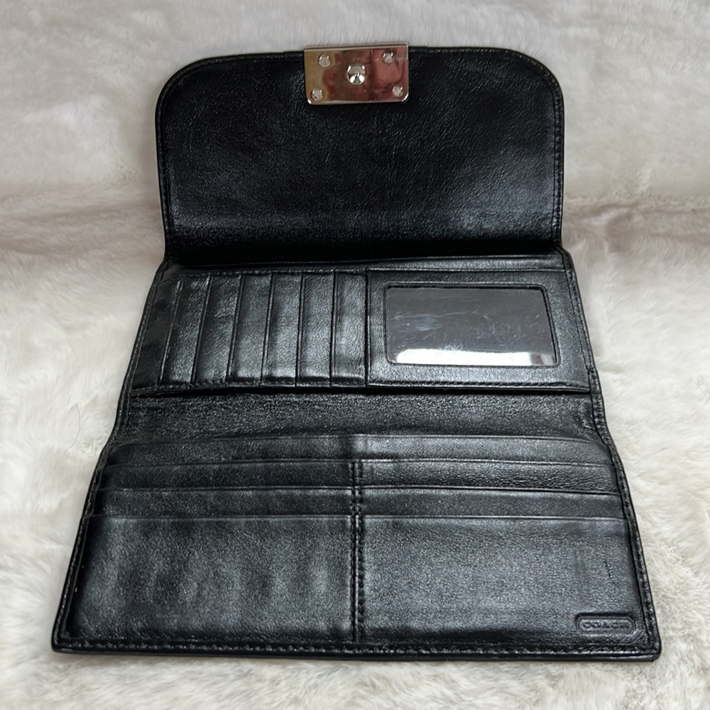 Coach Tri-Fold Wallet VGUC - Picture 8 of 13